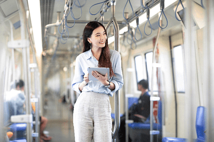 Earn miles & cashback on SimplyGo