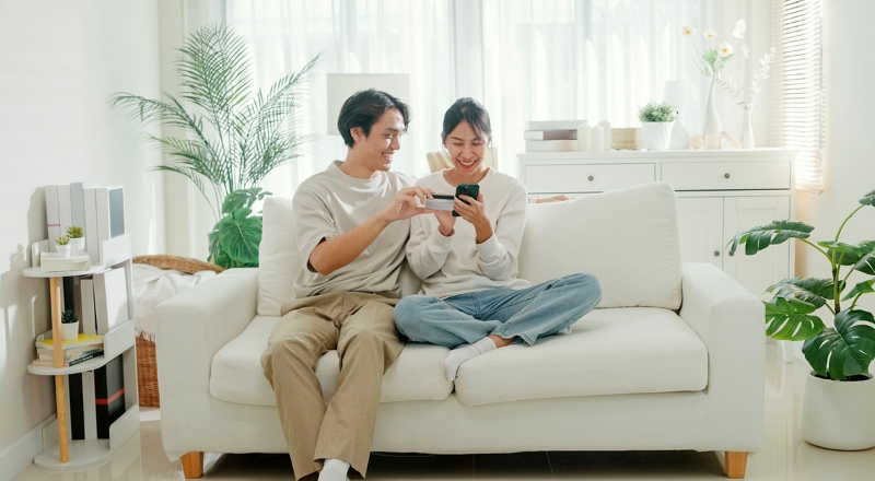A joint account can be a solution for some couples to manage their finances together